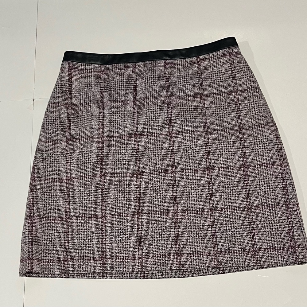Ann Taylor Petite Skirt Womens Size 10P Red Faux Leather Trimmed Straight